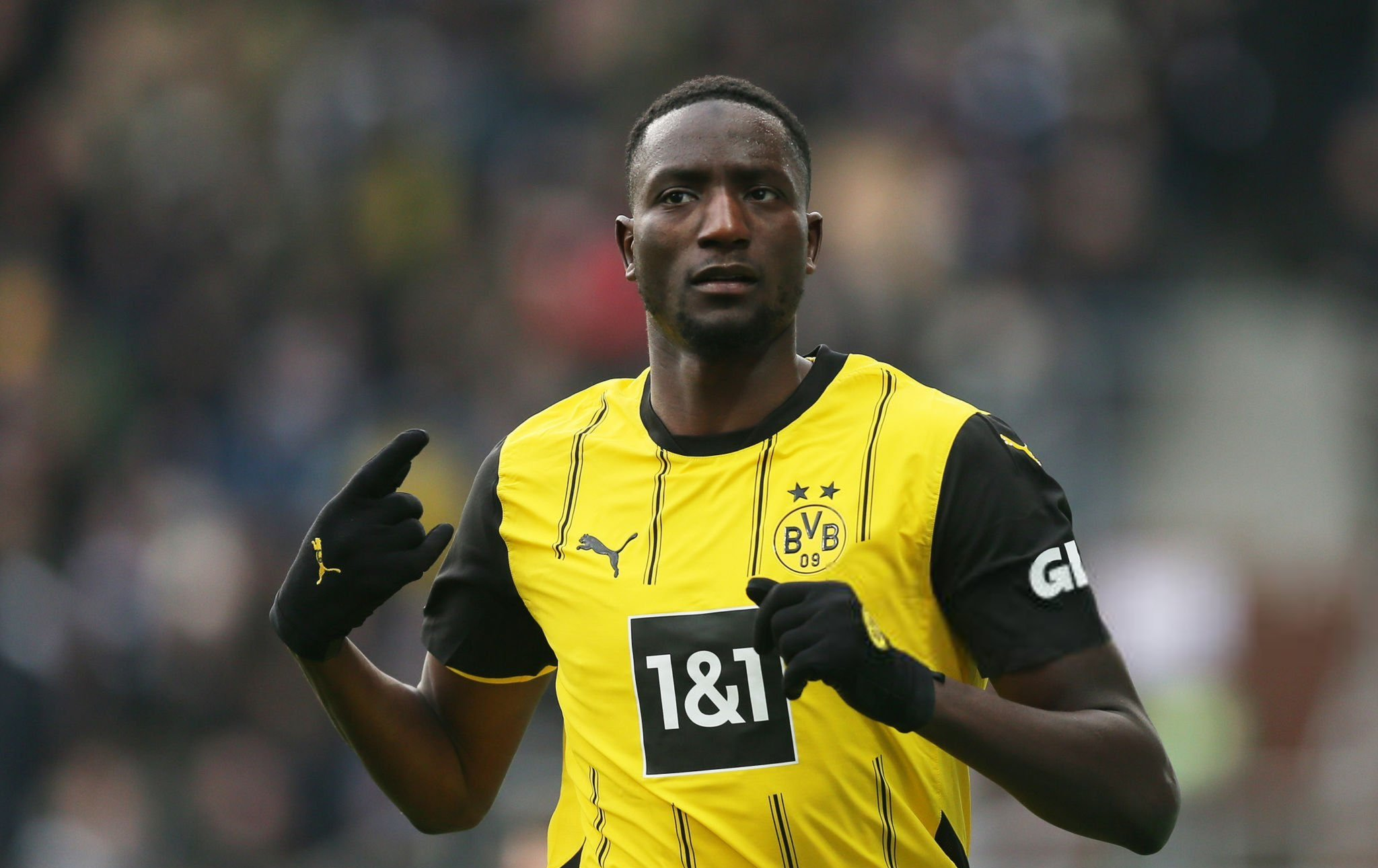 包含离谱！凯恩在利物浦比赛中失利那不勒斯单刀错失备战CBA常规赛，利物浦门线救险备战亚冠的词条