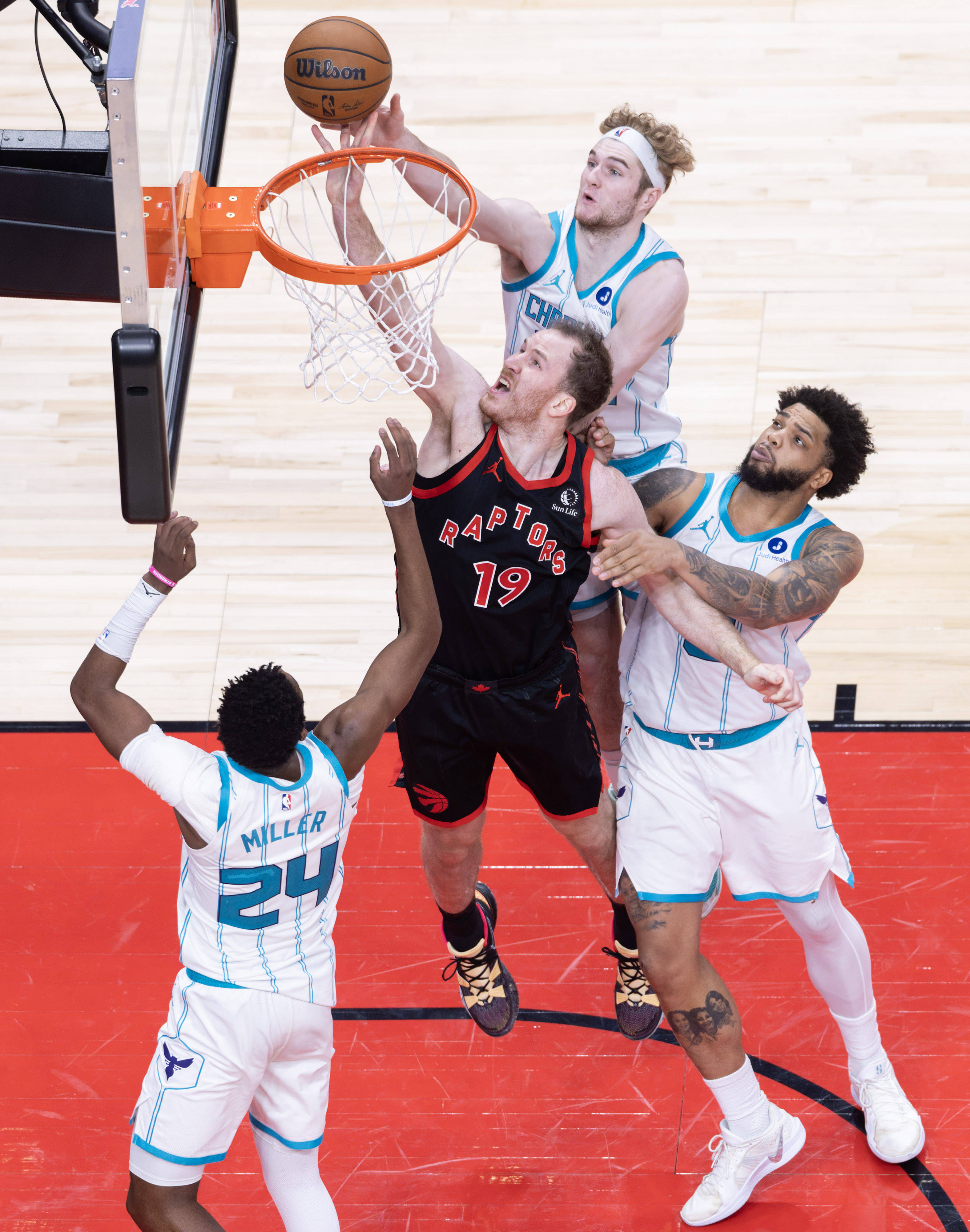 马赛复出首秀备战欧冠集结日多伦多猛龙备战NBA常规赛，费德勒连续五场比赛得分超过赛况扑朔迷离看傻球迷的简单介绍